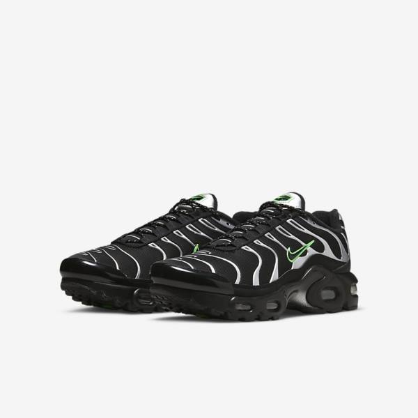 Nike Air Max Plus Older Lasten Tennarit Mustat Vihreä Metal Hopea Mustat | NK345CLI