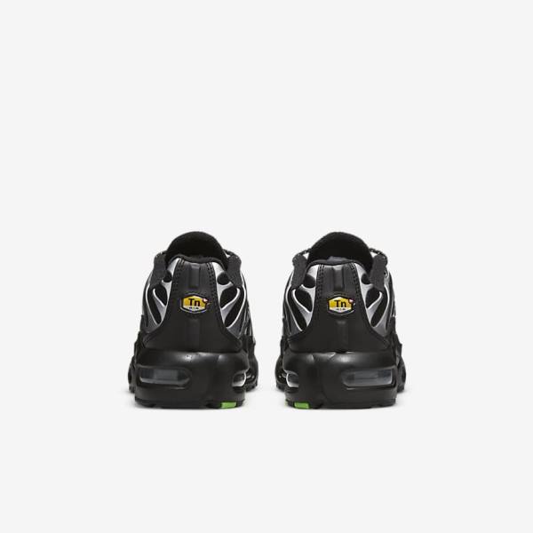 Nike Air Max Plus Older Lasten Tennarit Mustat Vihreä Metal Hopea Mustat | NK345CLI