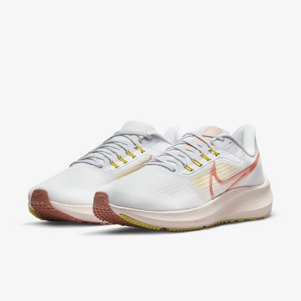 Nike Air Zoom Pegasus 39 Maantie Naisten Juoksukengät Valkoinen Vaalean | NK306YCT