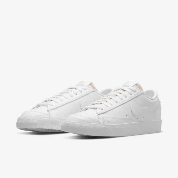 Nike Blazer Low 77 Naisten Tennarit Valkoinen | NK792LNS