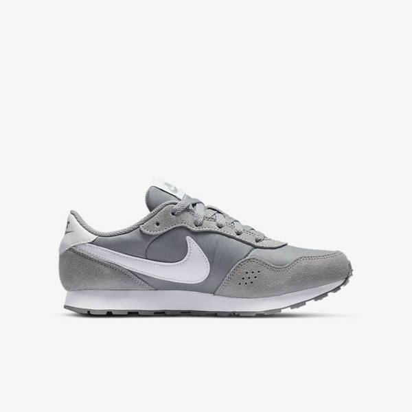 Nike MD Valiant Older Lasten Tennarit Harmaat Valkoinen | NK698ICO