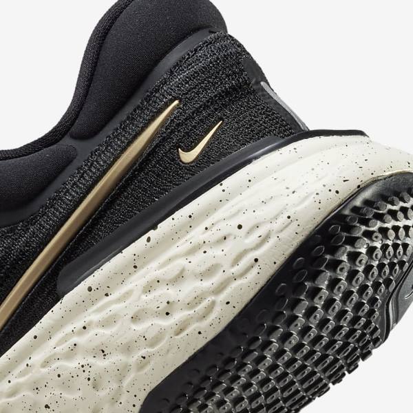 Nike ZoomX Invincible Run Flyknit Maantie Naisten Juoksukengät Mustat Metal Kultaiset | NK506ULE